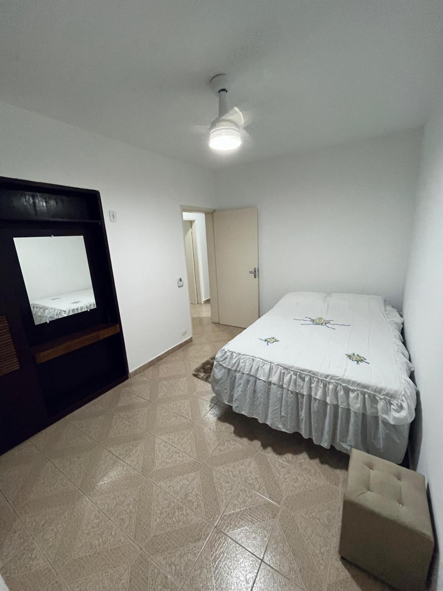 Apartamento Charmoso A 400Mts Da Praia Da Enseada グァルジャー エクステリア 写真