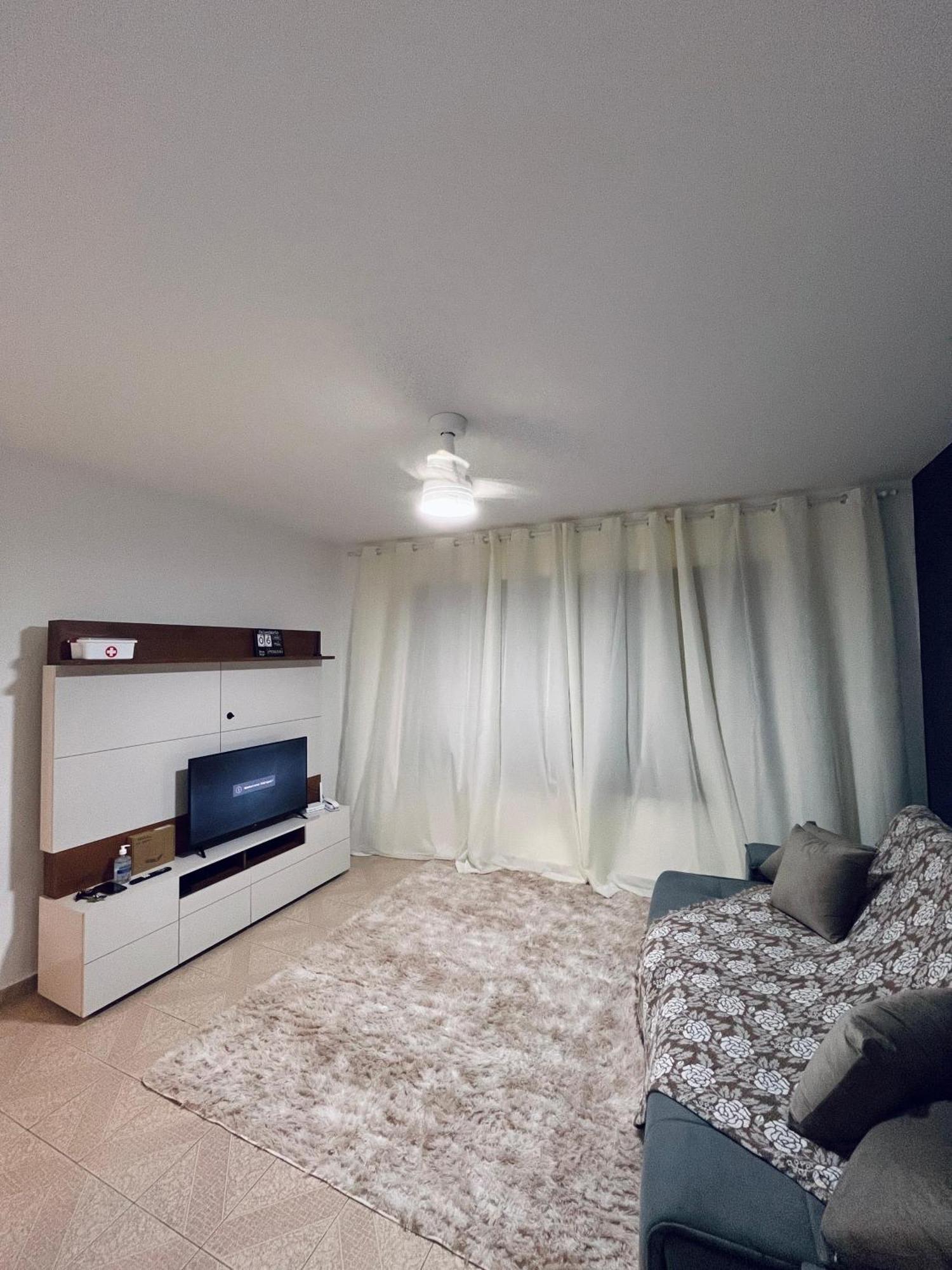 Apartamento Charmoso A 400Mts Da Praia Da Enseada グァルジャー エクステリア 写真