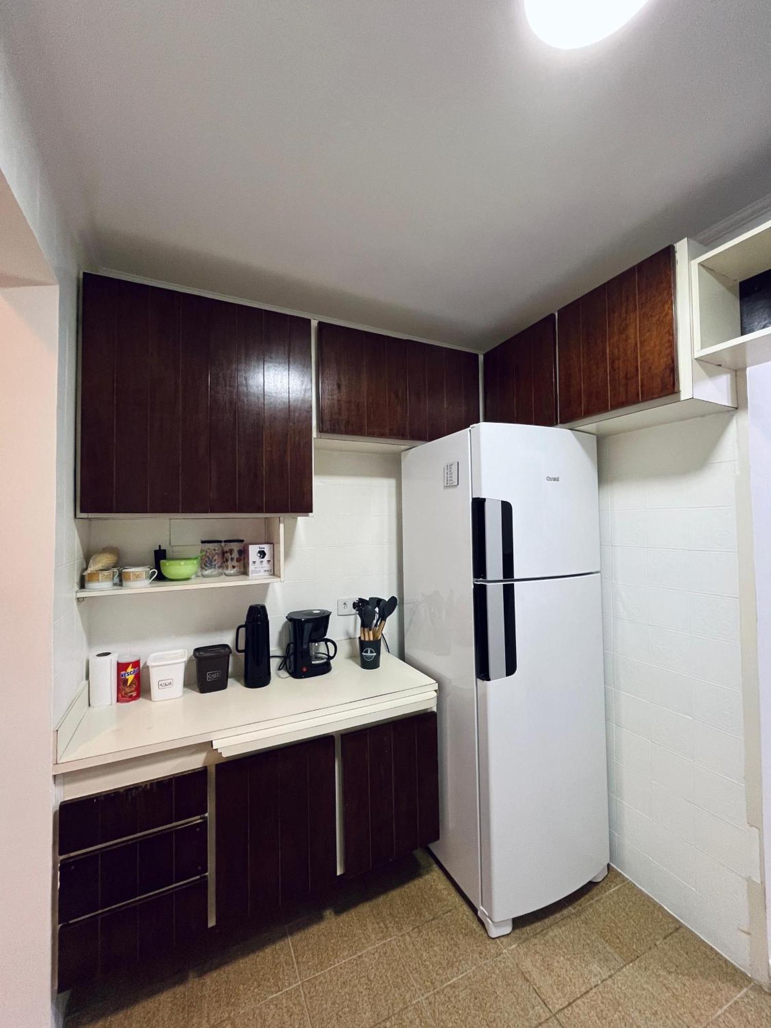 Apartamento Charmoso A 400Mts Da Praia Da Enseada グァルジャー エクステリア 写真
