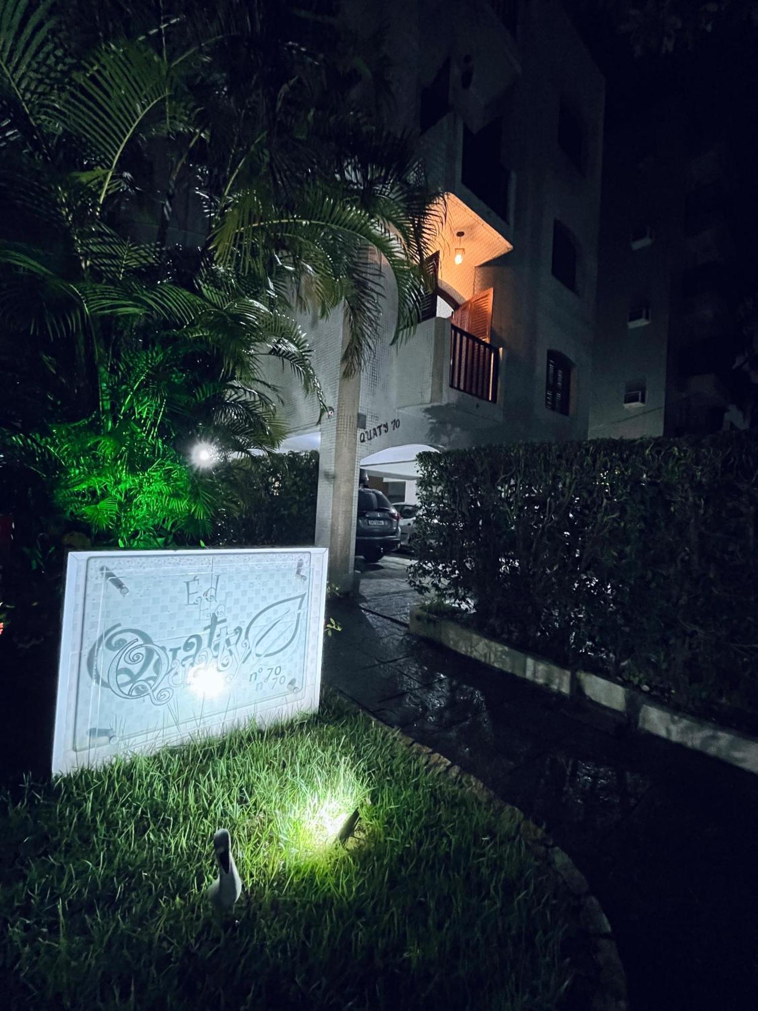 Apartamento Charmoso A 400Mts Da Praia Da Enseada グァルジャー エクステリア 写真